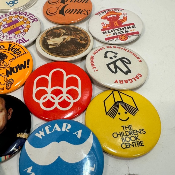 20 Assorted Button / Pins Vintage 76 Olympics Montreal/ Edmonton Klondike Days - Picture 2 of 5